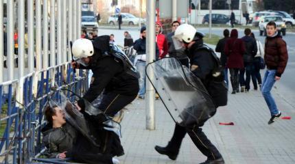 В Скопье вновь протестуют против выборов В Скопье вновь протестуют против выборов