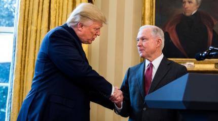 У "прокурора Трампа" нашли порочащие связи с Россией У "прокурора Трампа" нашли порочащие связи с Россией