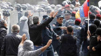 Ереван: Дело за печеньками и снайперами Ереван: Дело за печеньками и снайперами
