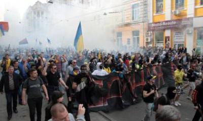 «Убейте его, собаку русскую»: бесчинства ультрас в Харькове «Убейте его, собаку русскую»: бесчинства ультрас в Харькове