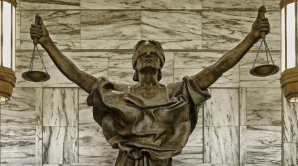 «Единая Россия» пояснила, почему судьям разрешили иметь дворцы за рубежом «Единая Россия» пояснила, почему судьям разрешили иметь дворцы за рубежом