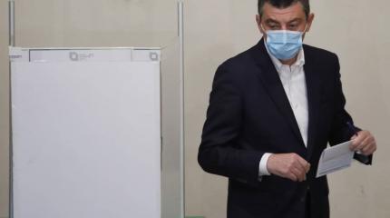 Премьер Грузии Гахария ушел в отставку