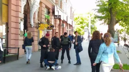 Как выглядит Одесса утром 2 мая: боевики, армия и полиция