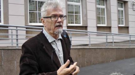 Лимонов: Бестолковая Украина не может быть врагом хвастливого ИГ Лимонов: Бестолковая Украина не может быть врагом хвастливого ИГ