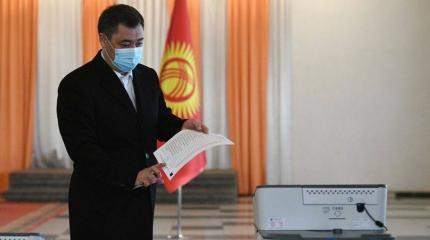Выборы в Киргизии: ручной пересчет голосов – дело длинное Выборы в Киргизии: ручной пересчет голосов – дело длинное