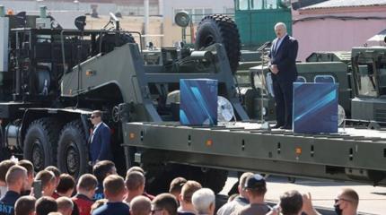 Стоит ли вступаться за Лукашенко? Россия оказалась в сложном положении Стоит ли вступаться за Лукашенко? Россия оказалась в сложном положении