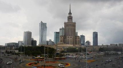Польша хочет снести самое высокое в стране здание. За то, что «советское» Польша хочет снести самое высокое в стране здание. За то, что «советское»