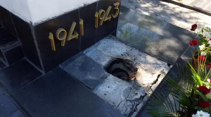 В Харькове разгромили братскую могилу советских солдат В Харькове разгромили братскую могилу советских солдат