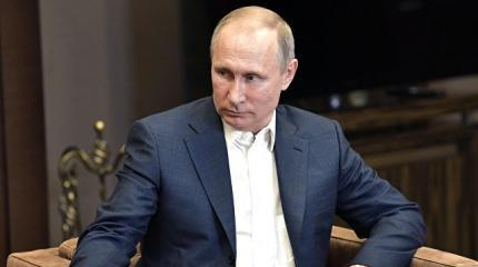 Путин назвал число покидающих Россию американских дипломатов Путин назвал число покидающих Россию американских дипломатов