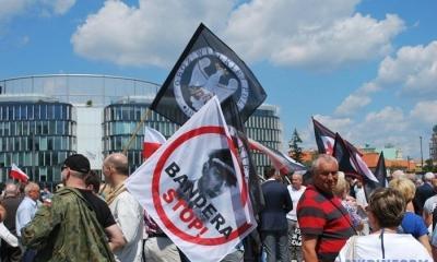 Братской дружбе конец: поляки обещают не дать жизни бандеровцам Братской дружбе конец: поляки обещают не дать жизни бандеровцам