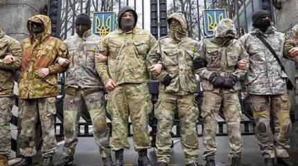 В Киеве идёт штурм здания администрации президента, прорван кордон нацгвардии