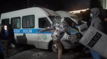 Протестующие в Казахстане уже не рады разрушениям и жертвам