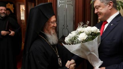 Порошенко хочет передать Варфоломею резиденцию Януковича и храмы УПЦ Порошенко хочет передать Варфоломею резиденцию Януковича и храмы УПЦ