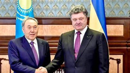 Назарбаев в Киеве поздравил Порошенко с «первой большой победой» Назарбаев в Киеве поздравил Порошенко с «первой большой победой»