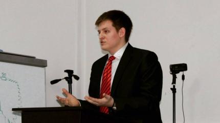 «Белый дом престарелых»: Миронов рассказал, как в США шутят над Байденом «Белый дом престарелых»: Миронов рассказал, как в США шутят над Байденом