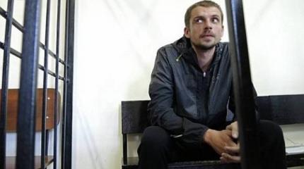 Спецназ избил покровителей убийц Олеся Бузины Спецназ избил покровителей убийц Олеся Бузины