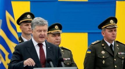 Порошенко сделал шаг к военной диктатуре Порошенко сделал шаг к военной диктатуре