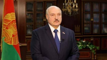 Один дома: Похоже, Батьке остается верить в себя и Путина Один дома: Похоже, Батьке остается верить в себя и Путина