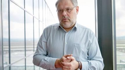 Михаил Хазин: Вятрович — самый верный и надежный агент России на Украине Михаил Хазин: Вятрович — самый верный и надежный агент России на Украине
