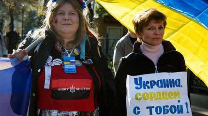 Коктейль Молотова, Правый Сектор и его друзья в Москве Коктейль Молотова, Правый Сектор и его друзья в Москве