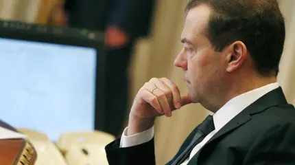 Медведев запретит россиянам ругать правительство