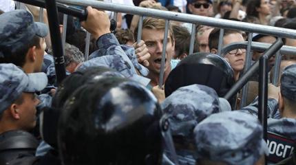 «Борьба за огромные деньги»: европейский эксперт о протестах в Москве «Борьба за огромные деньги»: европейский эксперт о протестах в Москве