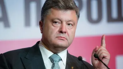 Порошенко – это Гитлер осенью 1944. Идут переговоры о сдаче рейхканцелярии Порошенко – это Гитлер осенью 1944. Идут переговоры о сдаче рейхканцелярии