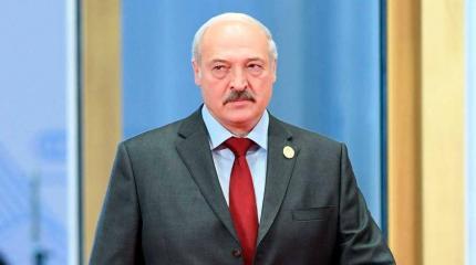 Лукашенко склоняют к измене Лукашенко склоняют к измене