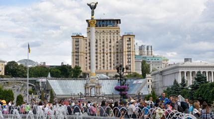 Киев виляет Западом: секрет успеха Киев виляет Западом: секрет успеха