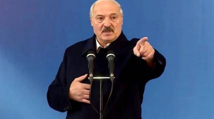 Лукашенко пообещал не дать «издеваться» над «цветущей» Белоруссией Лукашенко пообещал не дать «издеваться» над «цветущей» Белоруссией