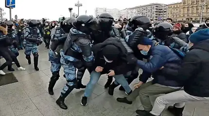 Работают лучше «Беркута»: на Украине оценили действия российского ОМОНа Работают лучше «Беркута»: на Украине оценили действия российского ОМОНа