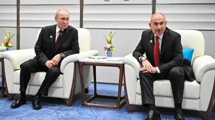 Путин жестко выбивает стул из-под Пашиняна