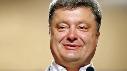 Порошенко подкладывает «незалежную» под Польшу Порошенко подкладывает «незалежную» под Польшу