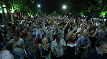 Мятежный июль в Ереване: 15 дней захвата Мятежный июль в Ереване: 15 дней захвата