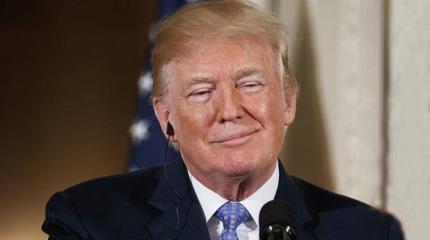 Трамп виляет Крымом Трамп виляет Крымом