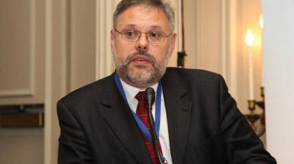 Хазин: реально крупные события сегодня происходят не в сфере экономики