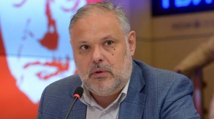 Хазин "разобрал" встречу Путина и Мэй: тётка опять оконфузилась Хазин "разобрал" встречу Путина и Мэй: тётка опять оконфузилась