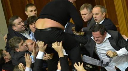 Украина, реалии: драки и хамство стали нормой депутатской этики Украина, реалии: драки и хамство стали нормой депутатской этики