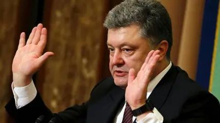 Порошенко «поздравил» россиян новыми санкциями Порошенко «поздравил» россиян новыми санкциями