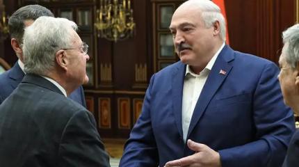 «Какие люди, привет дорогой!»: Лукашенко любезничает с Келлогом «Какие люди, привет дорогой!»: Лукашенко любезничает с Келлогом