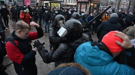 Деньги за провокации на улицах обещают молодежи: МВД проводит проверку Деньги за провокации на улицах обещают молодежи: МВД проводит проверку