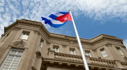 «Кубинцы» окружили посольство США в Киеве «Кубинцы» окружили посольство США в Киеве