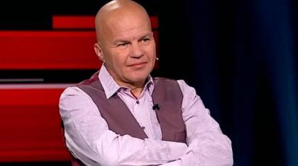 Красную карточку и на выход: Ковтуна выгнали из студии по его же просьбе Красную карточку и на выход: Ковтуна выгнали из студии по его же просьбе
