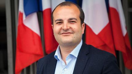 Рашлин: Ле Пен во втором туре надеется на электорат Меланшона и Фийона Рашлин: Ле Пен во втором туре надеется на электорат Меланшона и Фийона