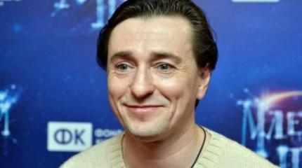 Безруков рассказал о мировой русофобии и обратился к власти РФ
