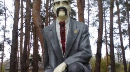 "Патриоты" надругались над памятью Кобзаря "Патриоты" надругались над памятью Кобзаря