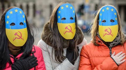 Маски сорваны: зрители благодарят автора скандального фильма об украинском Майдане Маски сорваны: зрители благодарят автора скандального фильма об украинском Майдане