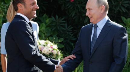 Взгляд с Запада: Макрон хочет поручить РФ безопасность Европы Взгляд с Запада: Макрон хочет поручить РФ безопасность Европы