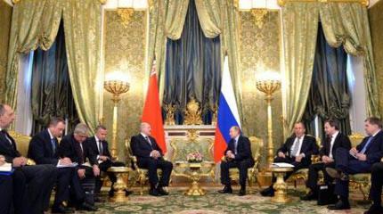 Путин рассказал о близких позициях с Минском по Украине и Сирии Путин рассказал о близких позициях с Минском по Украине и Сирии