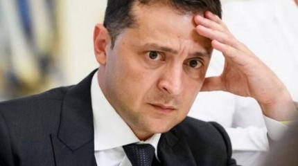 Зеленский пытается получить от украинцев разрешение на большую войну Зеленский пытается получить от украинцев разрешение на большую войну